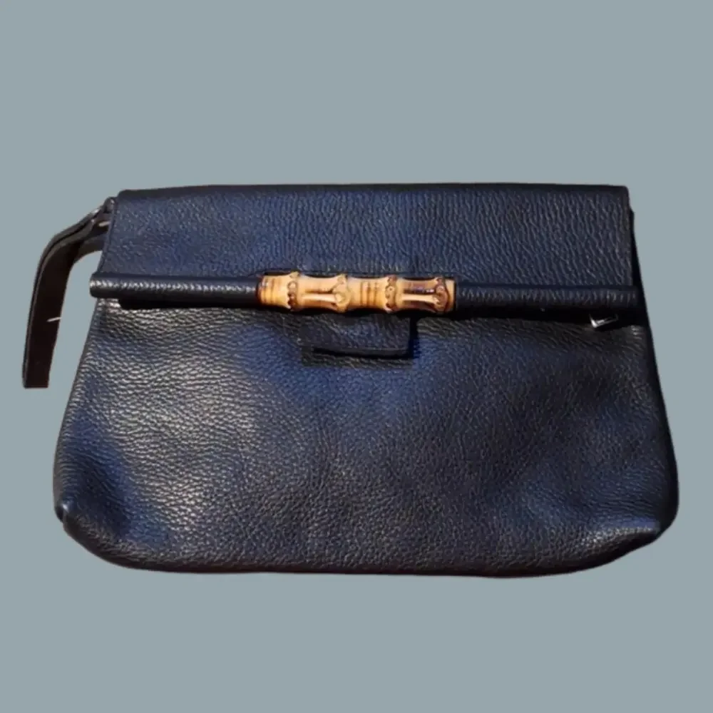 Italian leather Ceoni Piero purse.